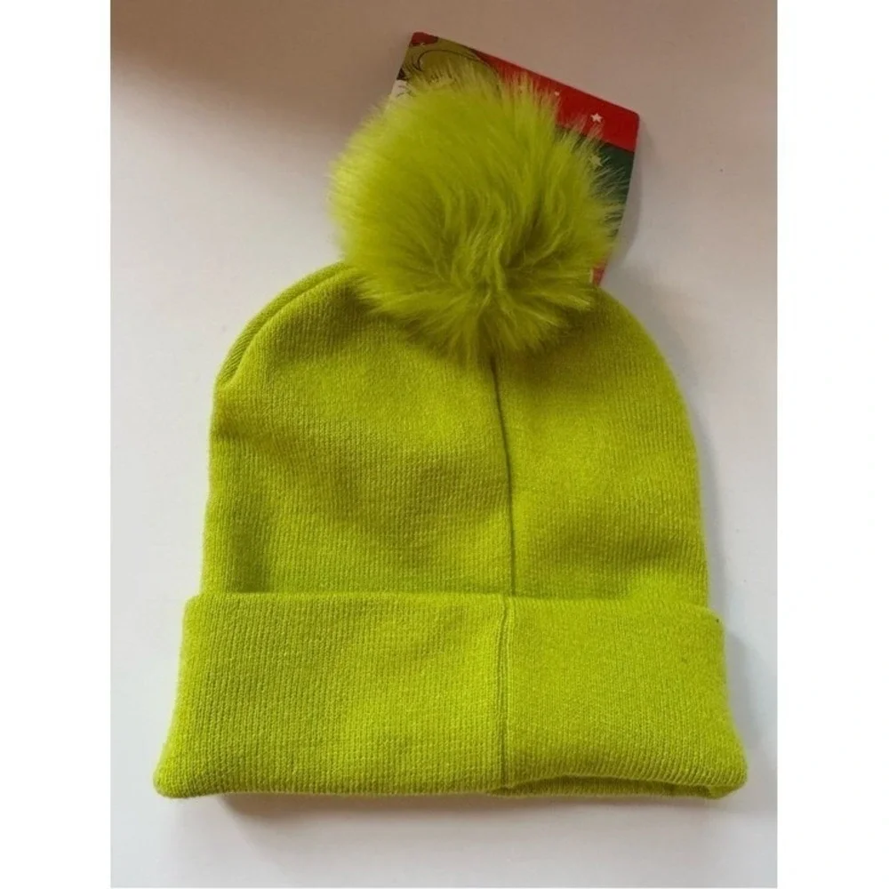 The Grinch Beanie Green NWT Christmas Pom Pon Holiday Dr. Seuss Unisex